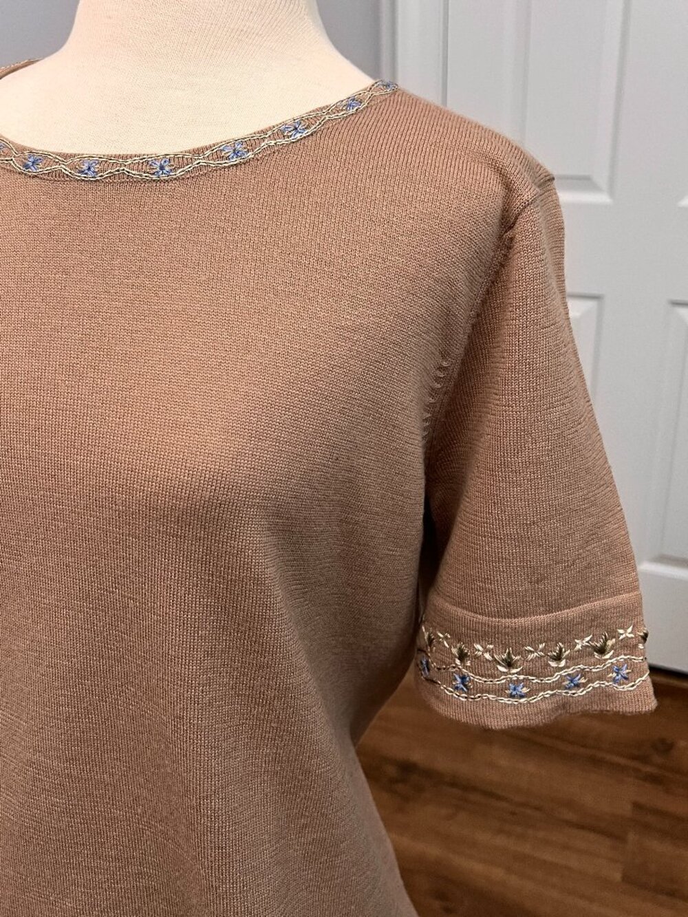 Vintage Oscar de la Renta Tan Wool Embroidered Short Sleeve Sweater Sz 1X